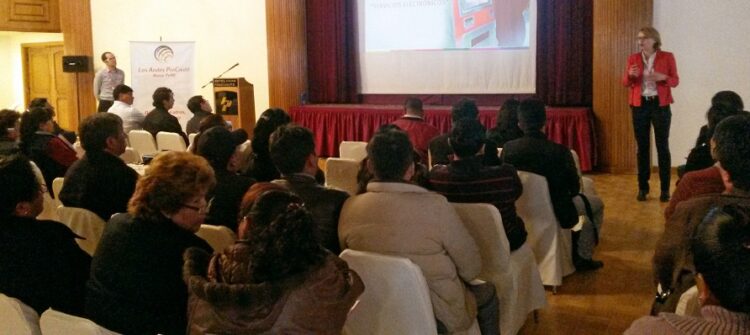 Banco Pyme Los Andes ProCredit capacita a consumidores financieros en el uso de servicios electrónicos