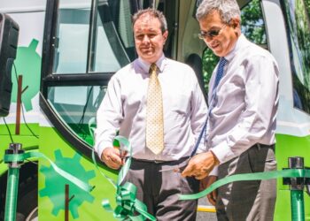 Bus del BNB para Educación Financiera inicia su recorrido en Santa Cruz