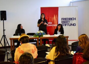Pese a la universalización de los servicios financieros, subsisten las brechas de género