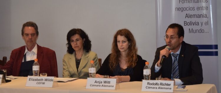 Programa piloto de Formación dual que se implementó en 12 hoteles beneficia a 17 mujeres