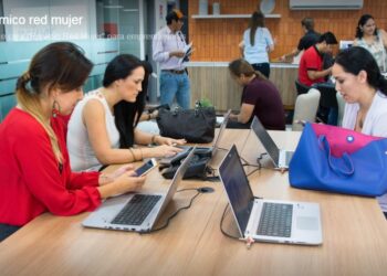 Red Mujer mi aliada de Banco Económico realizó 1er Conversatorio con el fin de generar red de colaboración