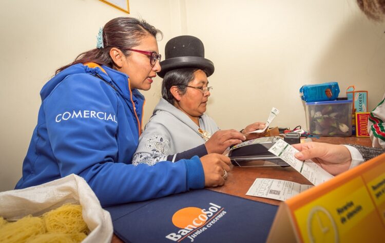 4 de cada 10 micro y pequeños empresarios financia sus emprendimientos con BancoSol