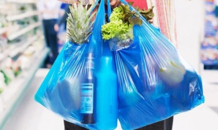 Entró en vigencia en Chile prohibición del uso de bolsas plásticas