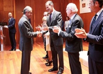 El Rey entrega a Coca-Cola European Partners el premio al mejor voluntariado corporativo