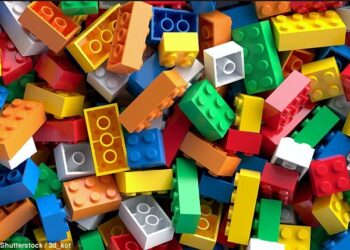 Ladrillos de Braille para enseñar a niños con discapacidad visual: LEGO