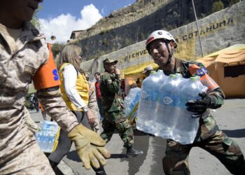 Coca-Cola Bolivia dotará, durante un mes, 30 mil litros de agua a damnificados por el deslizamiento