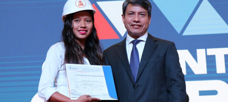 Itacamba y Fundación CRE apoyan la especialización de mujeres constructoras