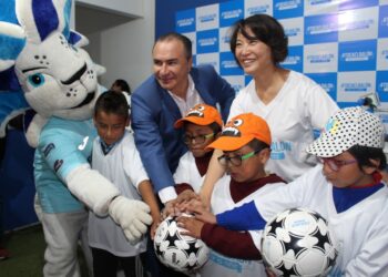 El Club Bolívar se unió a la campaña de UNICEF #tocaelbalon por la niñez