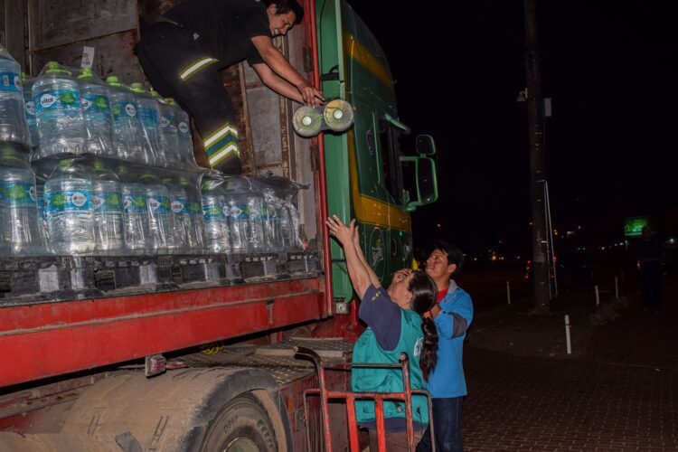 El Sistema Coca-Cola de Bolivia destina 30 mil litros de agua para damnificados en la Chiquitanía