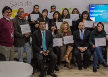 UNIFRANZ capacita en el manejo del simulador de negocios LABSAG