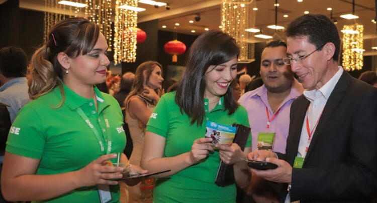 La Legión Cruceña de Combate al Cáncer reúne fondos para ayuda a enfermos que padecen esta enfermedad