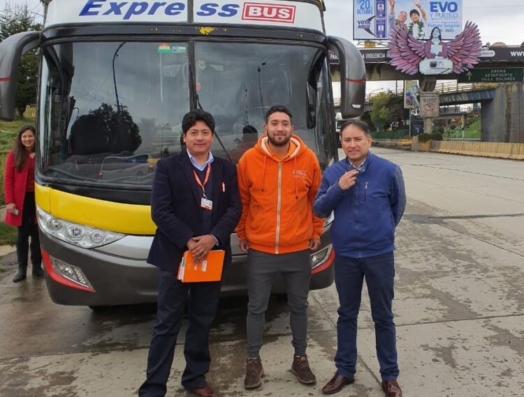 Banco Ecofuturo capacita a la población en buses interdepartamentales