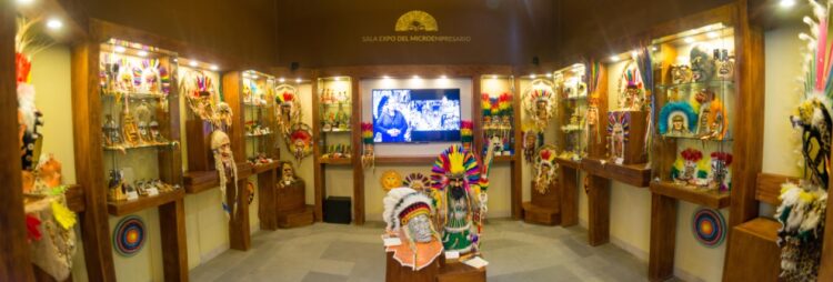 MIC BancoSol expuso las obras de un centenar de artistas