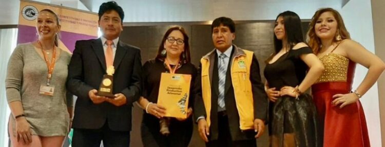 Banco PYME EcoFuturo recibe estatuilla «El Alto Premia 2019» por su contribución a proteger el medio ambiente