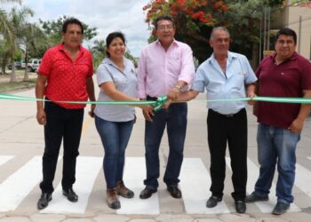 Itacamba aporta a la pavimentación de una importante avenida en Puerto Suárez