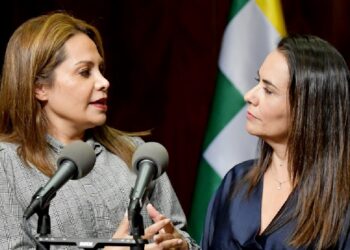 Suscriben convenio para empoderar políticamente a 8.000 mujeres bolivianas