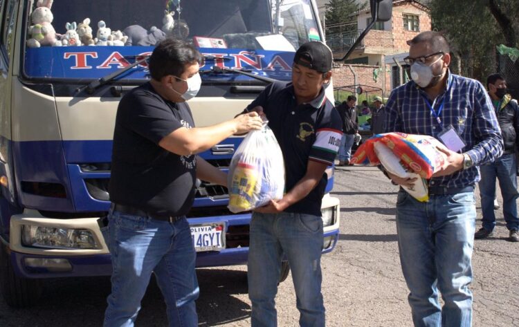 CBN dona ocho toneladas más de alimentos a las familias cochabambinas