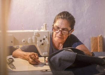 Itacamba impulsa la confección de barbijos y beneficia a mujeres emprendedoras