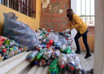 Los ecoladrillos empiezan a abrirse paso en países de América Latina