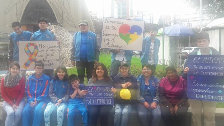 El reto de la educación virtual e inclusiva en cuarentena: La experiencia de la Unidad Educativa Voces Vitales