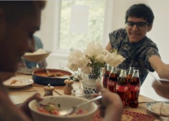 Coca-Cola lanza «Juntos se siente mejor» la campaña que celebra la unión de las personas