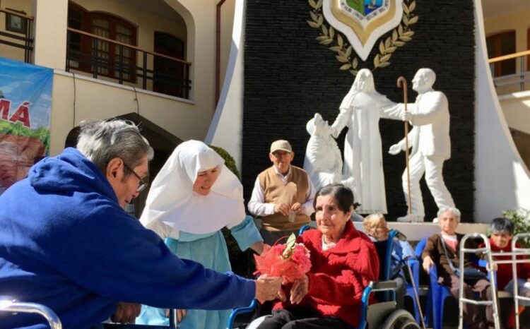Asilo de Ancianos San José, durante la Pandemia, recibe apoyo del empresario y filántropo Julio León Prado