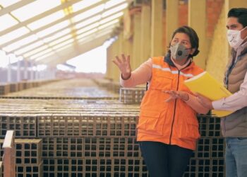 Lila Álvarez comanda una fábrica de ladrillos y anima a las mujeres a emprender para crecer