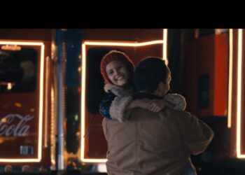 Coca-Cola cumple 100 años celebrando Navidad e invita a la Villa Navideña en la Estanción Central del Teleférico Rojo