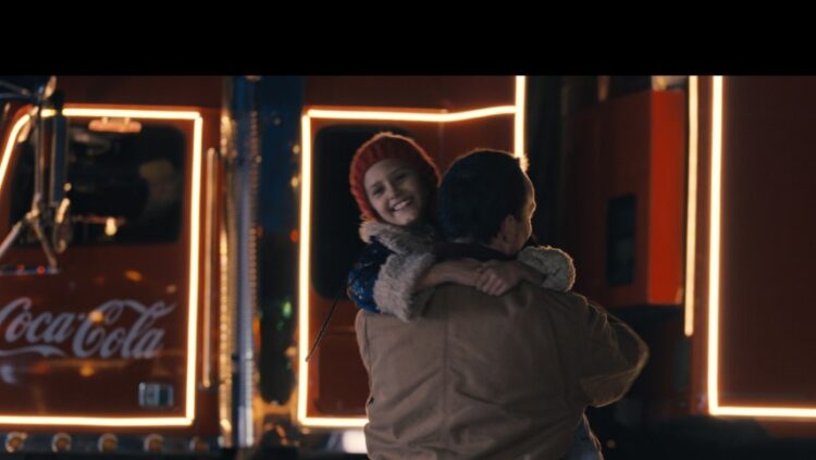 Coca-Cola cumple 100 años celebrando Navidad e invita a la Villa Navideña en la Estanción Central del Teleférico Rojo