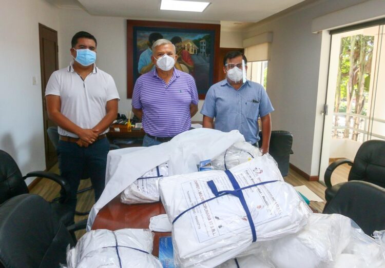 CBN entregó a La Guardia equipos de bioseguridad hechos en Bolivia