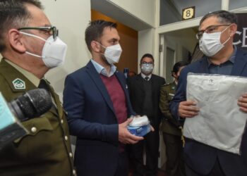 CBN donó más de 20,500 ítems de bioseguridad para beneficiar a personal que trabaja en primera línea de la Policía, el municipio de Santa Cruz y el departamento de Oruro. 