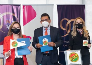 La Cámara Nacional de Industrias y Banco FIE firman acuerdo para promover el Sello “Hecho en Bolivia”