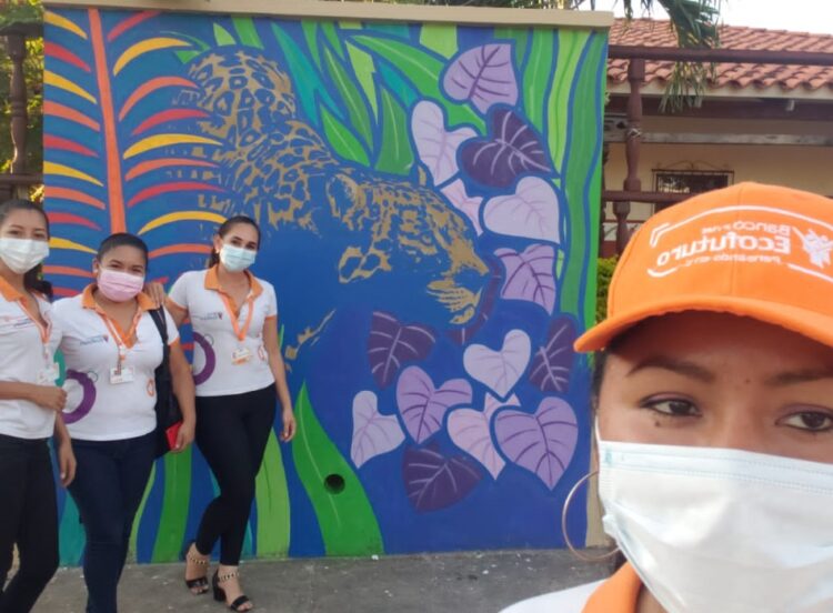 Banco EcoFuturo y la Comunidad Inti Wara Yassi generan conciencia ambiental a través del arte mural