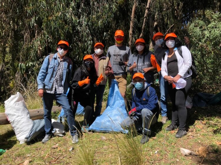 EcoFuturo apoyó limpieza de basura que impulsaron voluntarios en Tiquina
