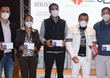 CBN dona 10.000 kits de medicamentos contra el COVID-19 a Alcaldía de Santa Cruz a través del Ministerio de Salud