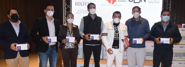 CBN dona 10.000 kits de medicamentos contra el COVID-19 a Alcaldía de Santa Cruz a través del Ministerio de Salud