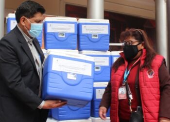 CBN dona 40 conservadores de frío para vacunas a la gobernación de Oruro