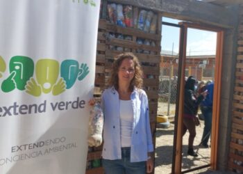 Extend Verde ultima aula de ecoladrillos en Achocalla