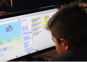 Tigo capacita a estudiantes y maestros en programación