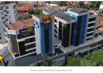 Paneles solares instalados por Banco BISA en sus edificios le permiten generar su propia energía limpia y contribuye a compensar su huella    