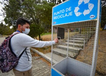 En el Vesty Pakos empezó la recolección de botellas PET en contenedores