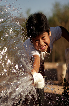 12 empresas suman esfuerzos para llevar agua a más familias de Itakise-Camiri 