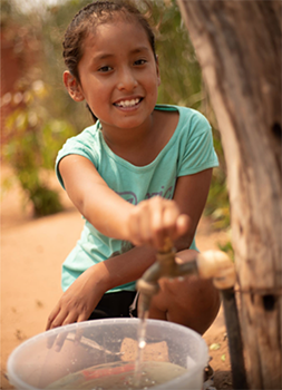 12 empresas suman esfuerzos para llevar agua a más familias de Itakise-Camiri 