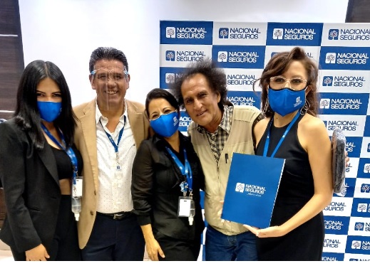 Nacional Seguros celebra a los periodistas con 290 pólizas de seguro contra accidentes