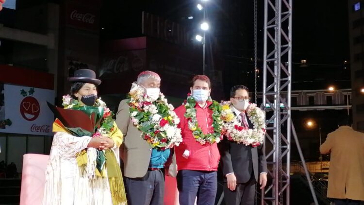 En convenio con el Municipio de La Paz, EMBOL Coca-Cola realiza refacciones en el mercado Lanza