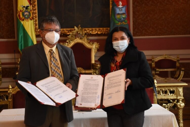 Alcaldía y Oxfam firman convenio para medir el gasto público en materia de género