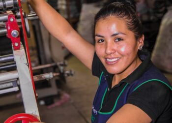 El BDP apoya el empoderamiento económico de las mujeres con una inyección de Bs1.185,5 millones