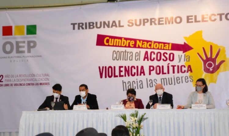 Tribunal Supremo Electoral realiza la Cumbre Nacional Contra el Acoso y la Violencia Política a mujeres electas