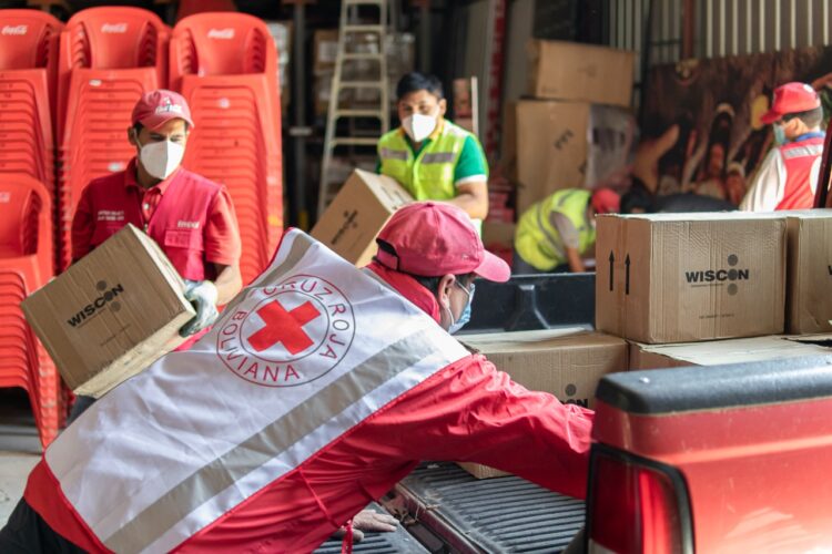 Embol dona más de 500 litros de alcohol en gel a La Cruz Roja