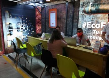 Banco FIE dispuso simuladores de banca digital para los visitantes a la Feria del Crédito